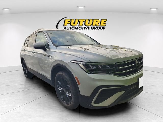 2023 Volkswagen Tiguan SE photo 1