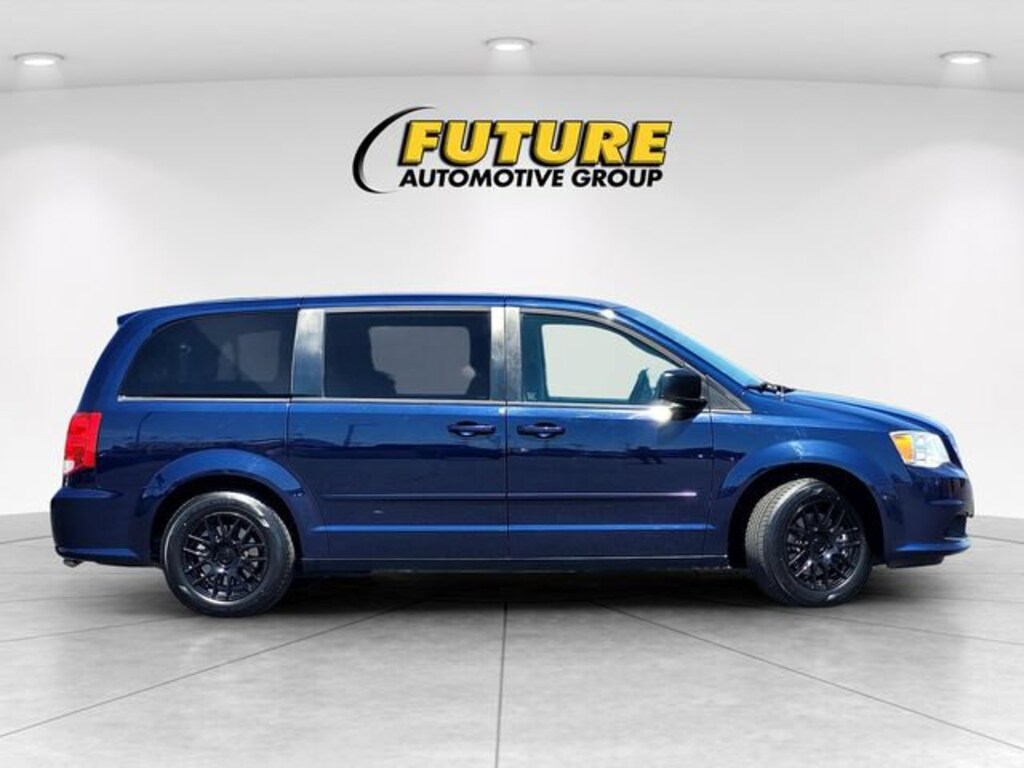 Used 2016 Dodge Grand Caravan SE Mini-van, Passenger