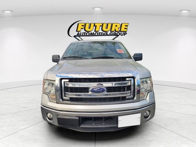 2014 Ford F-150 XLT photo 2