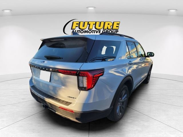 2025 Ford Explorer Active photo 3