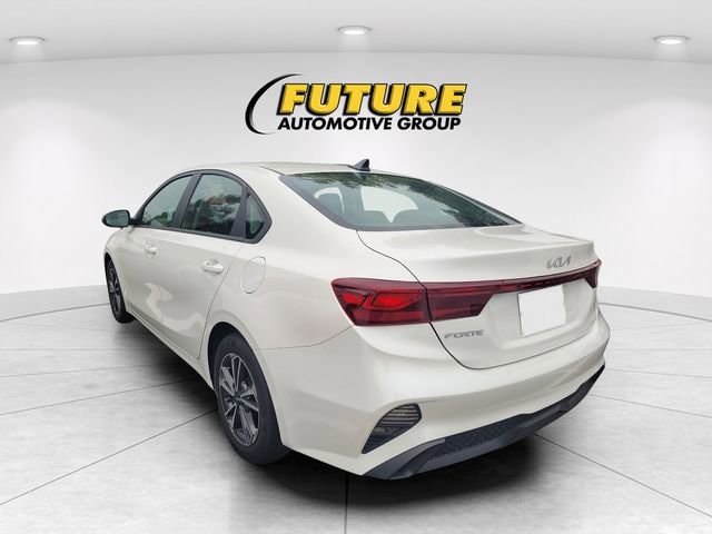 2023 Kia Forte LXS photo 4
