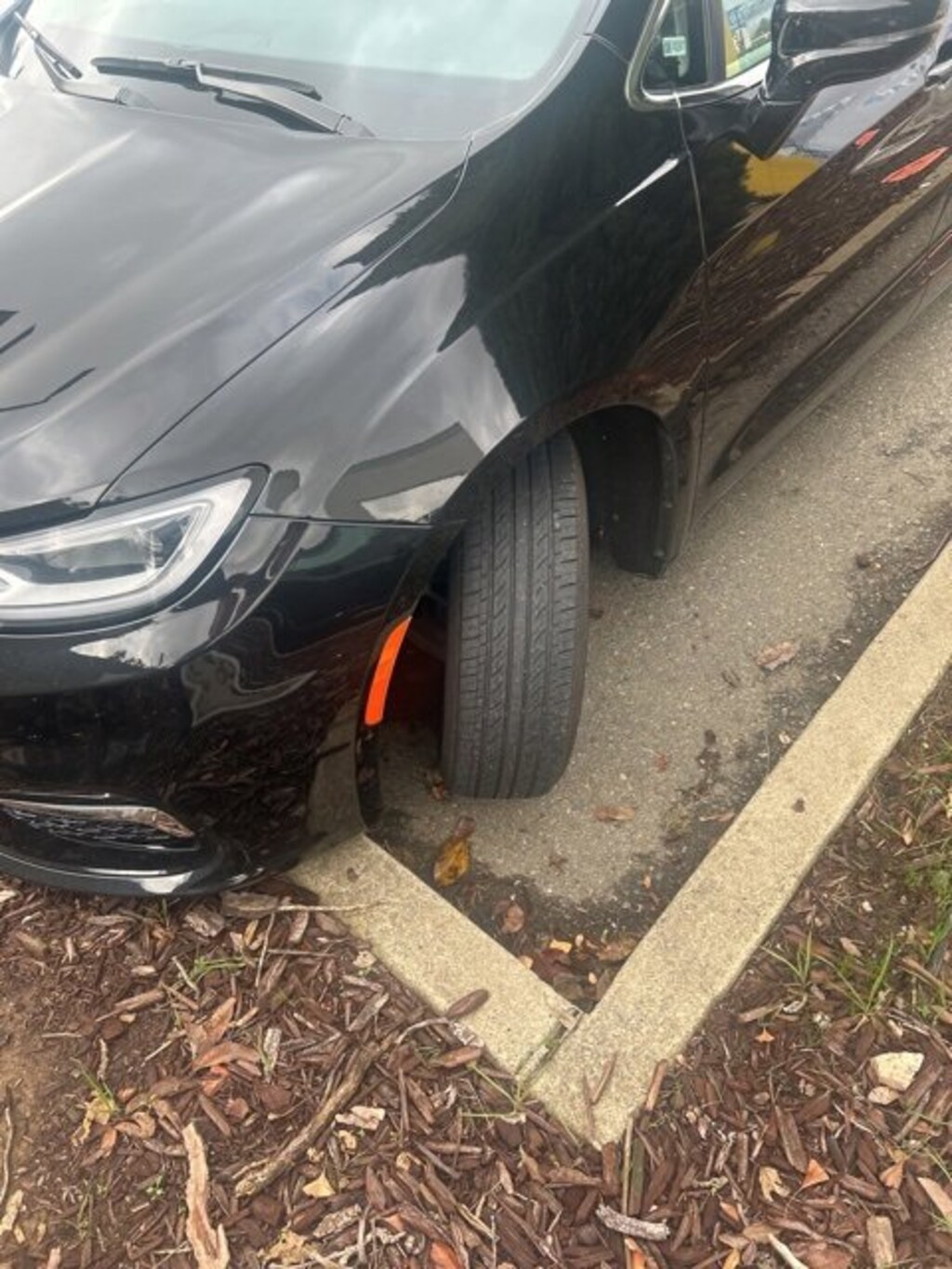 Used 2024 Chrysler Pacifica Touring L Mini-van, Passenger