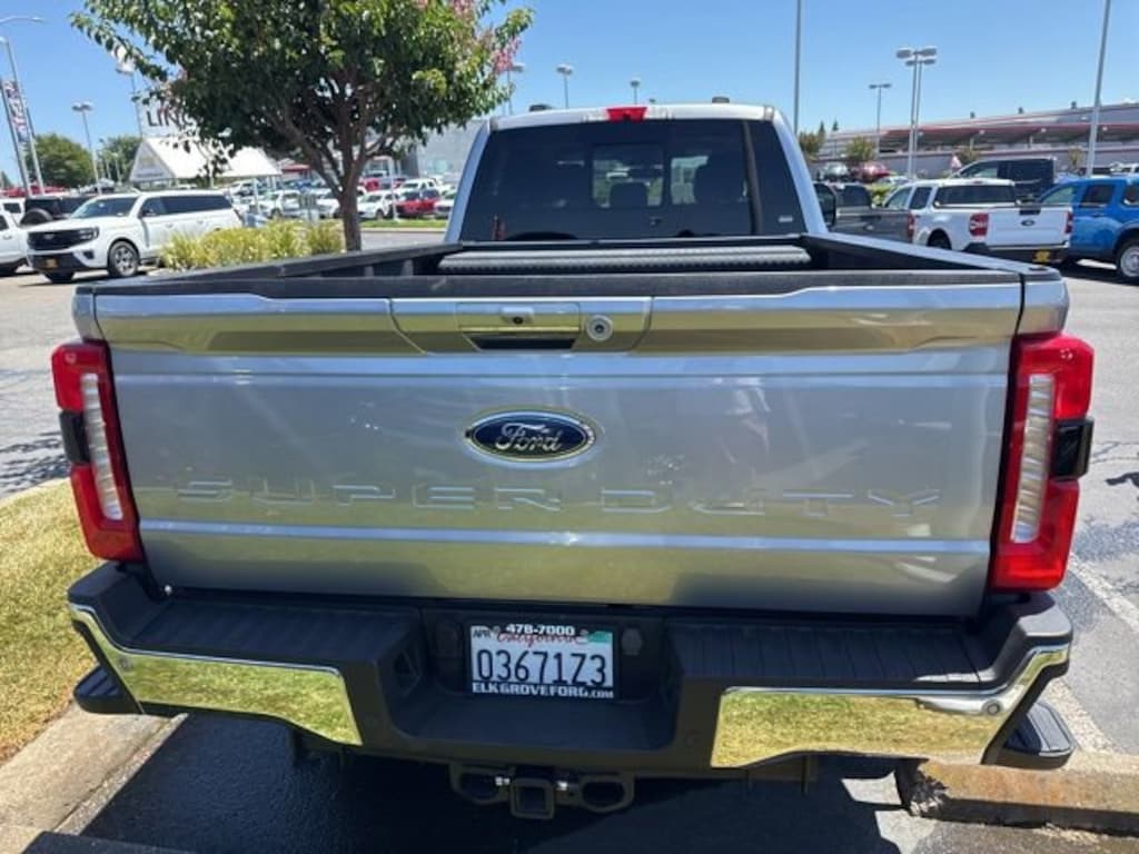 Used 2024 Ford Super Duty F-350 SRW LARIAT Crew Cab Pickup