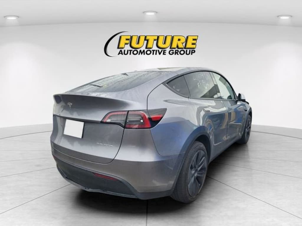 Used 2025 Tesla Model Y Long Range Sport Utility