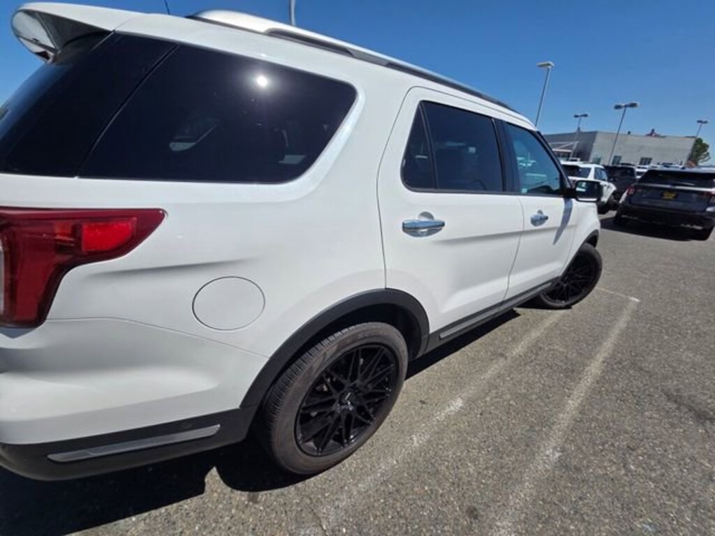 Used 2018 Ford Explorer Platinum Sport Utility