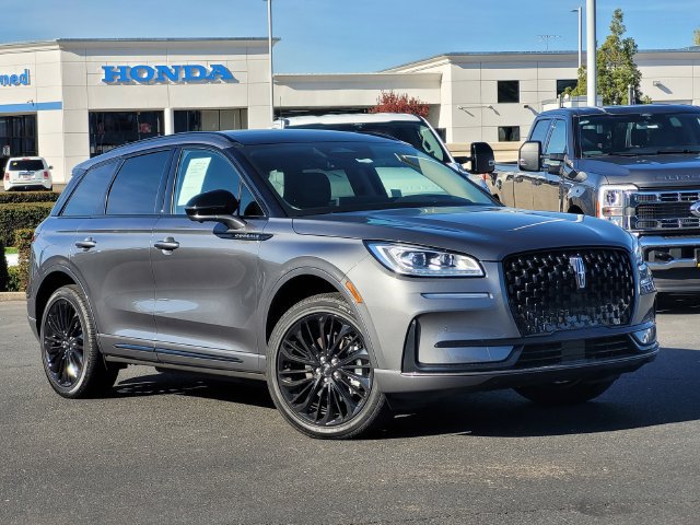  Lincoln Corsair