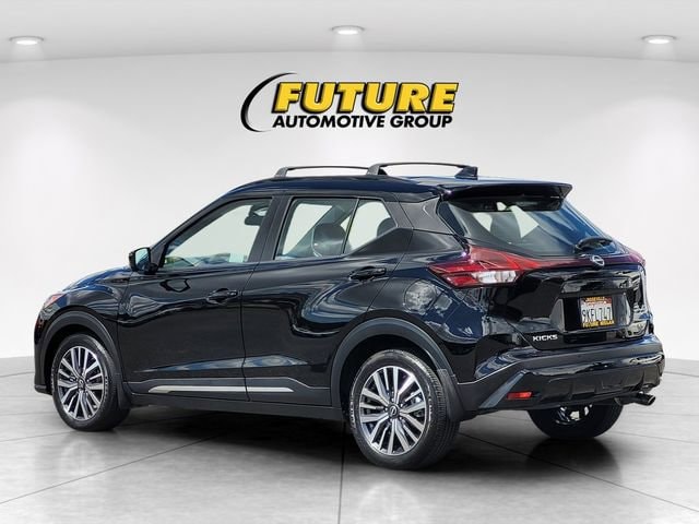 2024 Nissan Kicks SR photo 6