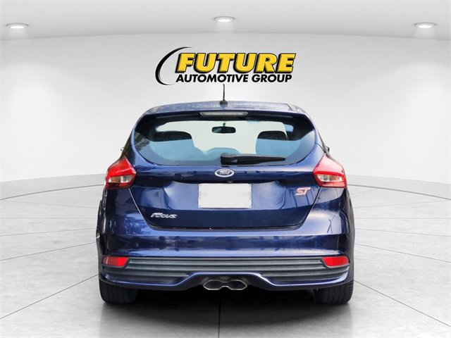 2017 Ford Focus ST photo 4