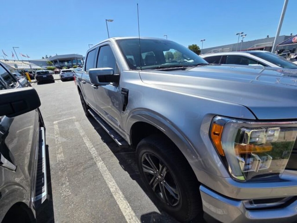 Used 2022 Ford F-150 LARIAT Crew Cab Pickup