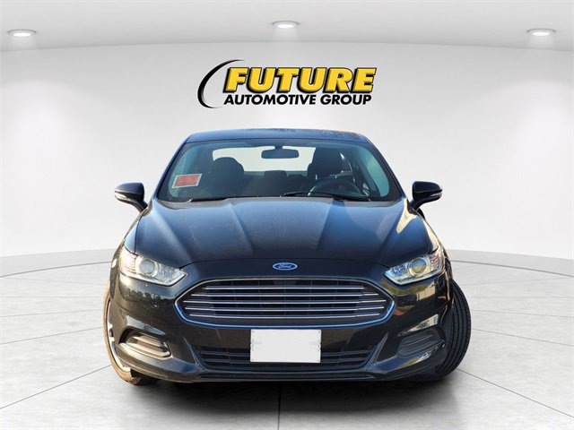 2014 Ford Fusion SE photo 2