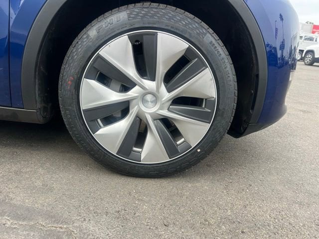 2021 Tesla Model Y Standard Range photo 5