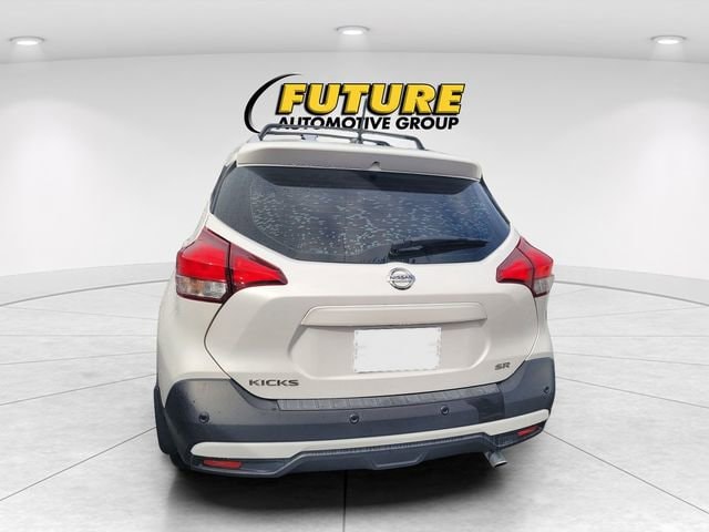 2020 Nissan Kicks SR photo 4