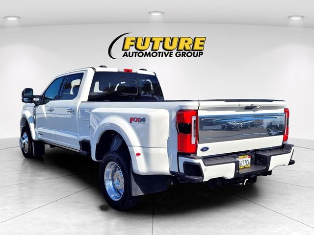 2024 Ford Super Duty F-450 DRW Limited photo 4