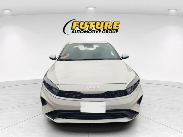 2023 Kia Forte LXS photo 2