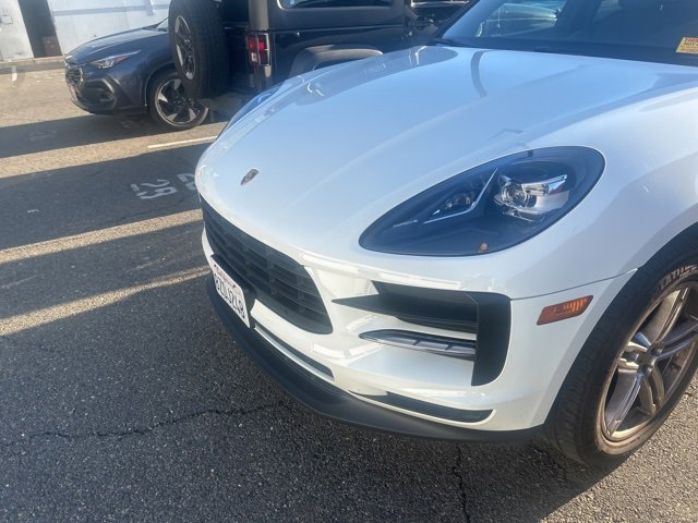 2021 Porsche Macan Base photo 2