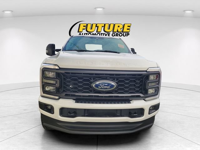 2023 Ford Super Duty F-250 SRW XLT photo 2