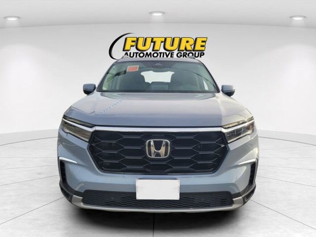 Used 2025 Honda Pilot Touring Sport Utility