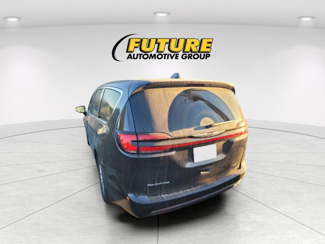 Certified 2024 Chrysler Pacifica Touring L Mini-van, Passenger