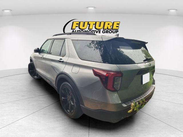 2021 Ford Explorer ST photo 4