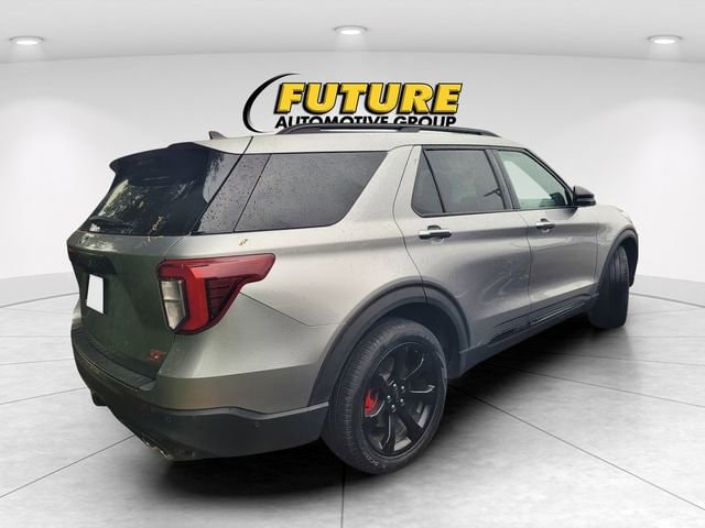 2021 Ford Explorer ST photo 3