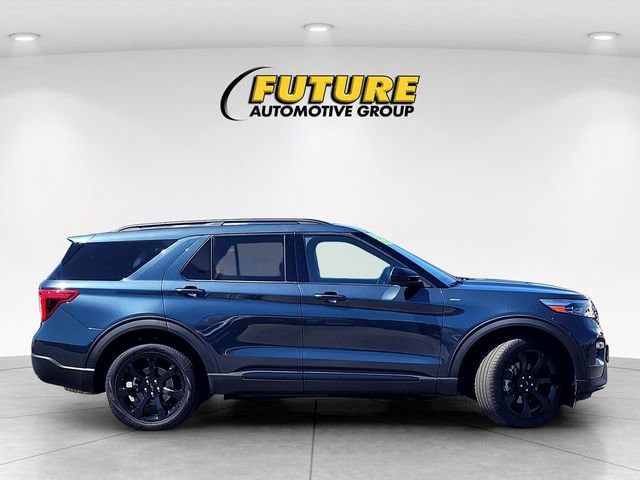 2023 Ford Explorer ST-Line photo 2