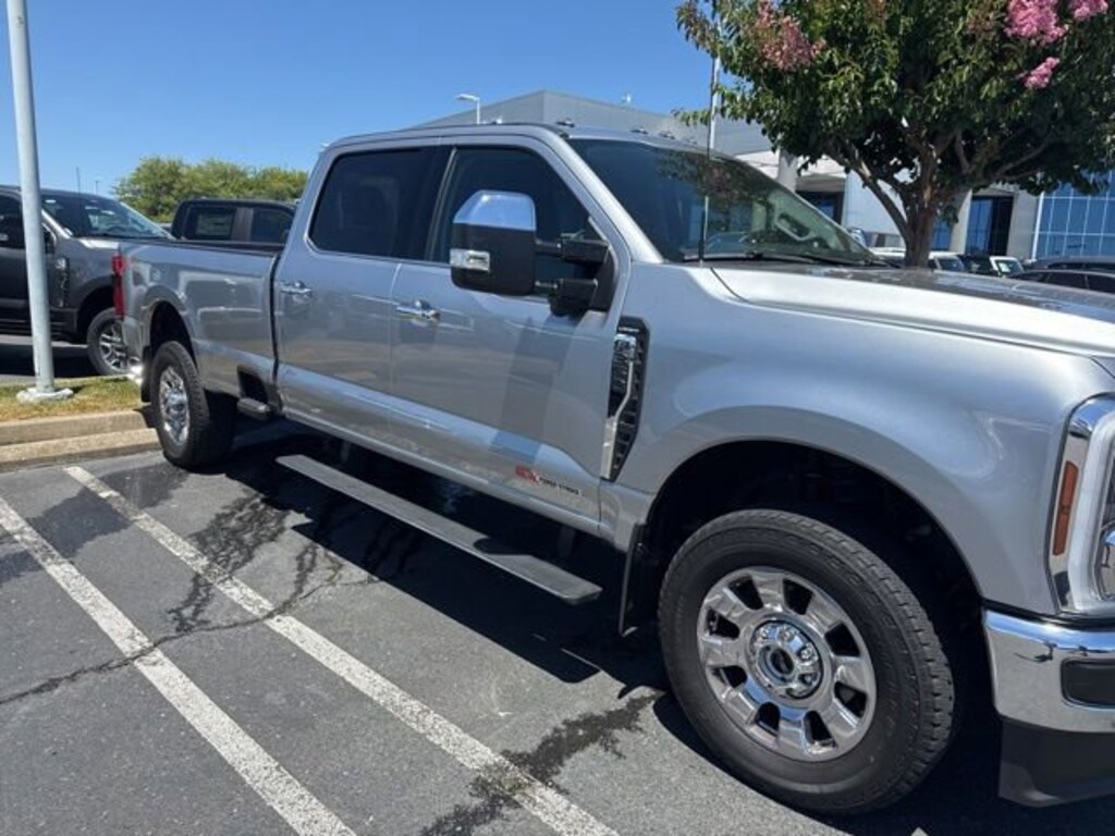 Used 2024 Ford Super Duty F-350 SRW LARIAT Crew Cab Pickup