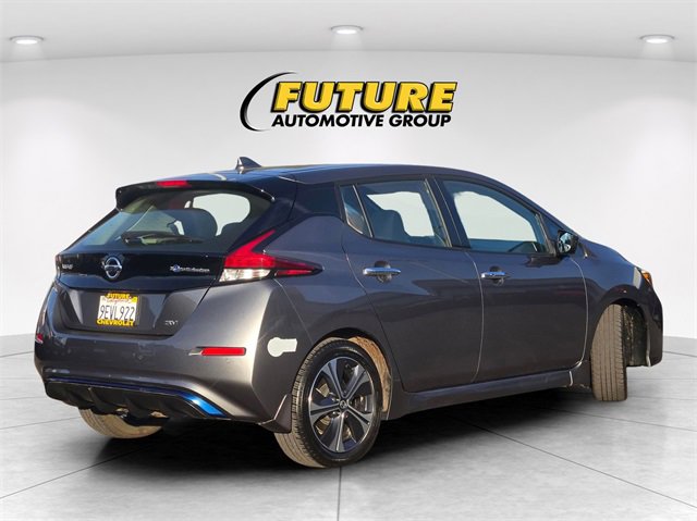 2020 Nissan Leaf SV photo 2