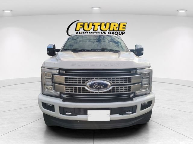 2018 Ford Super Duty F-250 SRW Platinum photo 2