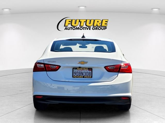 2022 Chevrolet Malibu LS photo 4