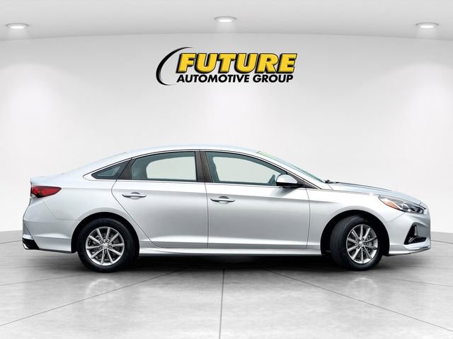 2019 Hyundai Sonata SE photo 2