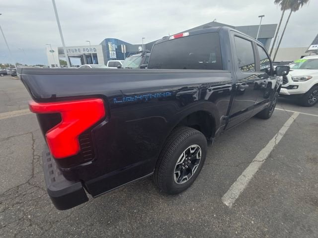 2023 Ford F-150 Lightning Pro photo 3