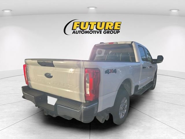 2024 Ford Super Duty F-250 SRW XLT photo 3
