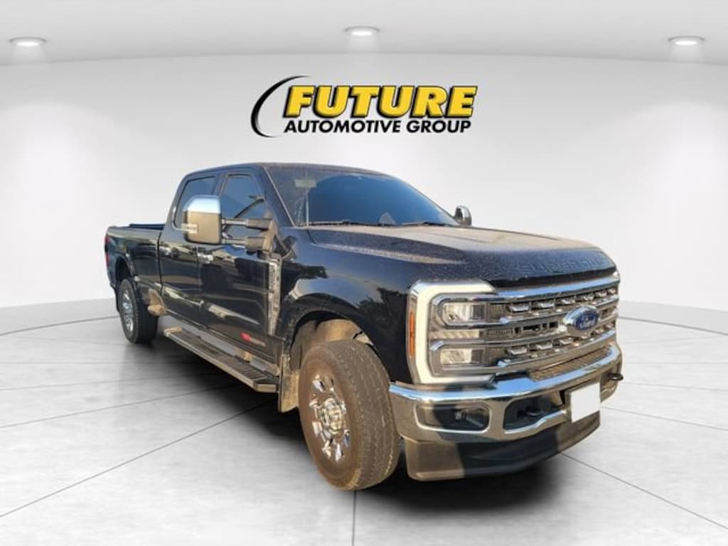 Used 2025 Ford Super Duty F-350 SRW LARIAT Crew Cab Pickup