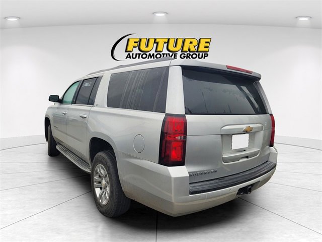 2015 Chevrolet Suburban LT photo 4