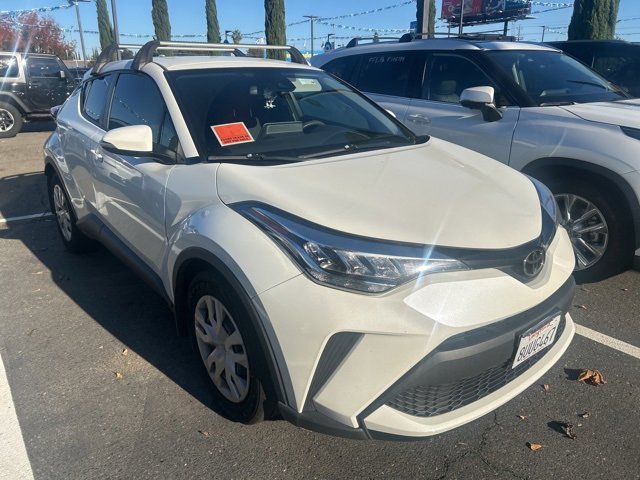 2021 Toyota C-HR LE photo 2