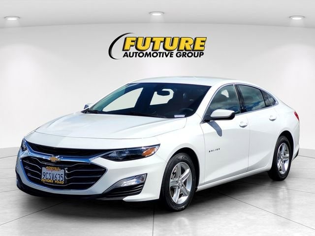 2022 Chevrolet Malibu LS photo 3