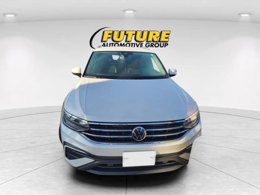 Used 2023 Volkswagen Tiguan SE Sport Utility