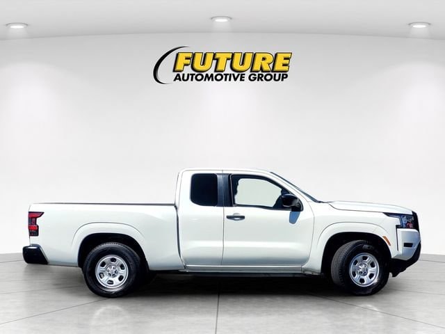 2022 Nissan Frontier S photo 2