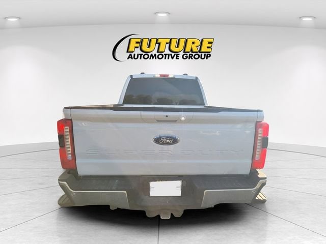 2024 Ford Super Duty F-250 SRW LARIAT photo 4