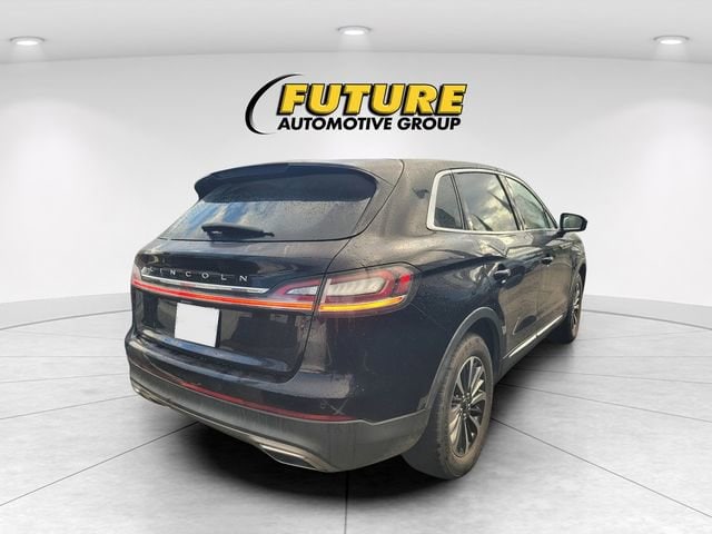 2022 Lincoln Nautilus Standard photo 3