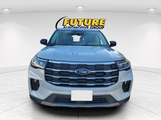 2025 Ford Explorer Active photo 2
