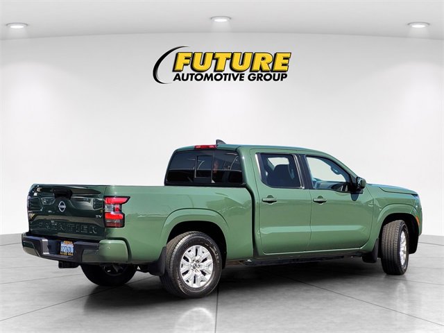 2022 Nissan Frontier SV Crew Cab photo 4