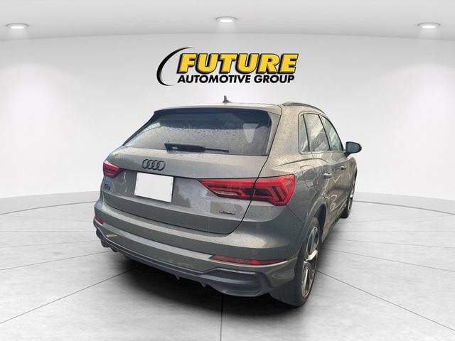 2022 Audi Q3 S line Premium Plus photo 3