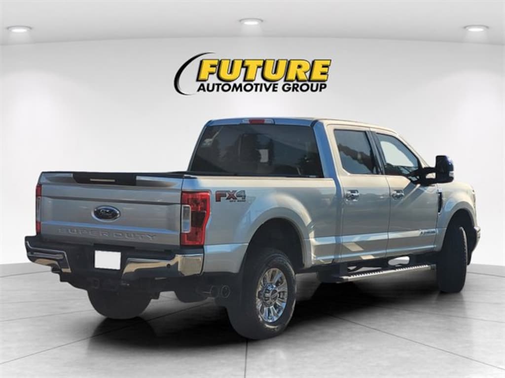 Used 2019 Ford Super Duty F-250 SRW LARIAT Crew Cab Pickup
