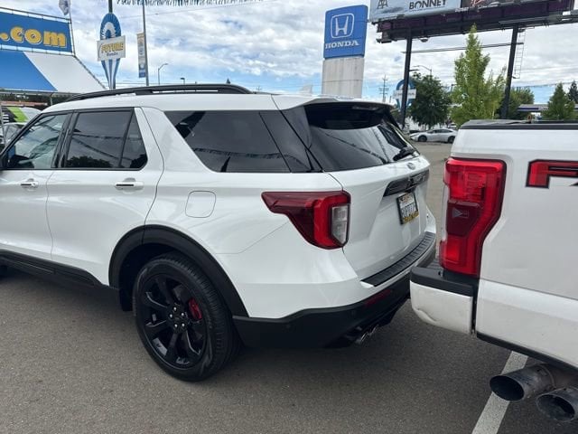 2021 Ford Explorer ST photo 3