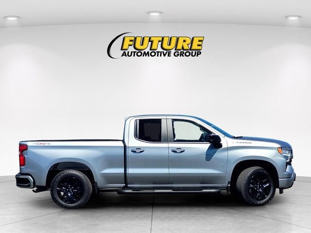 2026 Chevrolet Silverado 1500 RST photo 2