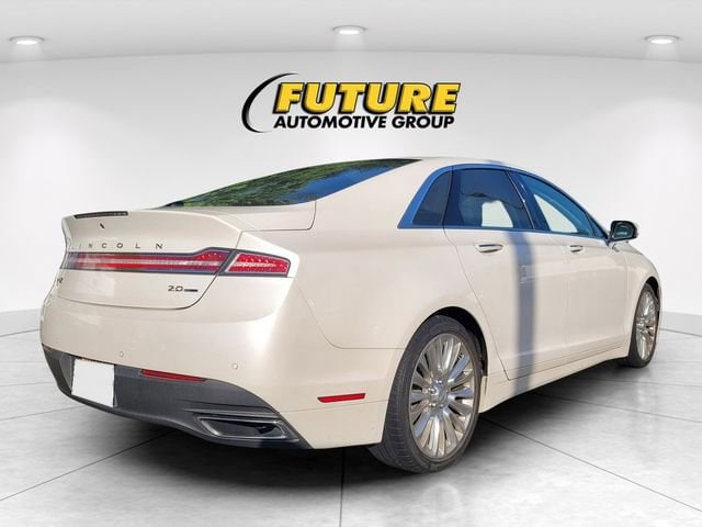 2015 Lincoln MKZ photo 3