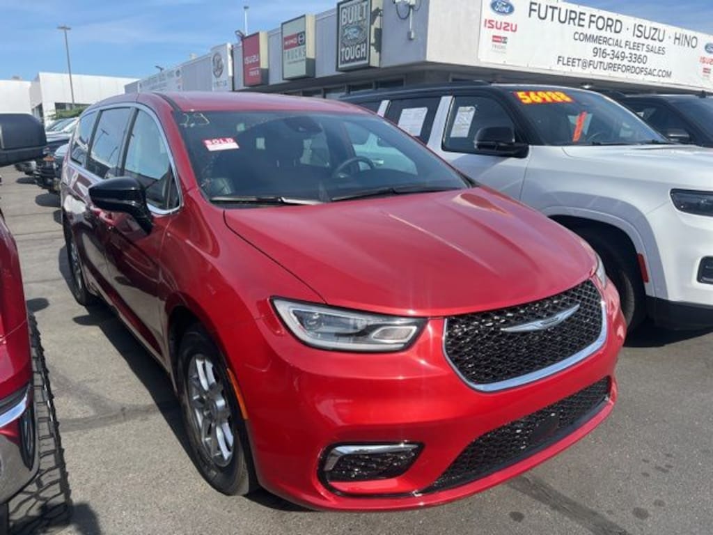 Used 2025 Chrysler Pacifica Select Minivan/Van