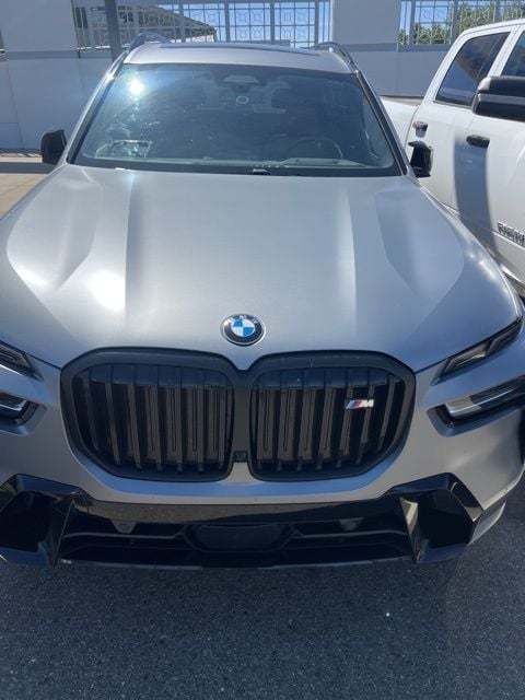 2023 BMW X7 M60i photo 3