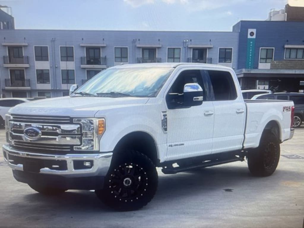 Used 2017 Ford F-250SD Lariat Truck